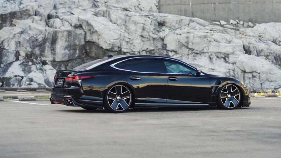  Lexus LS500h AWD Executive Line by Wald 2018 года  (фото 18 из 18)